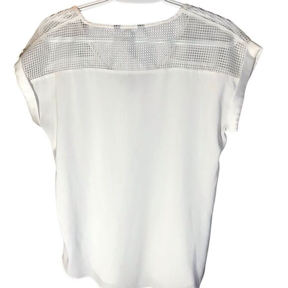 Express size Medium Top short sleeve Blouse cream zipper detail casual career - Picture 2 of 4